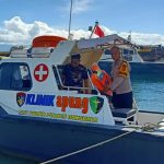 Klinik Apung Polres Donggala Stanbay di Objek Wisata Pantai Tanjungkarang.