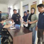 PASTIKAN BERSIH DARI PEREDARAN DAN PENGGUNAAN NARKOBA , LAPAS AMPANA LAKUKAN TES URINE