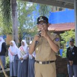 Pimpin Upacara di SMA 3 Takalar, Pj. Bupati Menekankan Generasi Muda Harus Menjadi Pemain di Negeri Sendiri