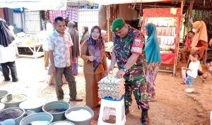 Jelang Bulan Ramadhan Babinsa Cek Harga Kebutuhan Pokok Di Pasar Tradisional