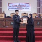 Sekda Takalar Wakili Pj. Bupati Serahkan LKPJ Tahun 2023 Pada Rapat Paripurna DPRD