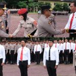 Wakapolda Sultra Beri Reward Kepada 42 Personel Berprestasi dan Satu ASN Lapas Kendari