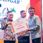 Bupati Banggai Terima Penghargaan Dari Pemprov Sulteng
