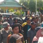 Ratusan Warga dan Aliansi Forum Kepala Desa di Buol Berdemonstrasi di Depan PN Buol, Tuntut Kades Bokat Dibebaskan!