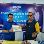 Ratusan Warga Donggala Kawal Ketua Kadin Donggala Menyerahkan Formulir Bacabup ke Partai Demokrat