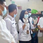 Gencarkan PHBS, Tim Dokter Dan Perawat Lapas Lobar Rutin Sambangi Warga Binaan