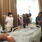Di Dampingi Sejumlah Aktivis Lobar, Lalu Ivan Indaryadi Datang Menjenguk Aktivis Senior Abdul Hafizd Di Rumah Sakit