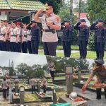 Kapolda Sultra Ziarah ke TMP Watubangga dan Tabur Bunga di Laut, Sampaikan Penghormatan Kepada Pahlawan