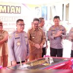 Tingkatkan Kinerja Personil, Kapolda Sultra Rermikan Rumah Dinas Anggota Polri di Wawotere Konkep