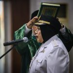 Hj.Sumiatun Terima Pemimpin Daerah Awards 2024 Kategori Pemimpin Daerah Inspiratif