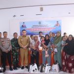 Pj. Bupati Takalar Serahkan Bantuan Pangan Bagi Keluarga Resiko Stunting