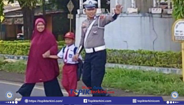 Satlantas Polres Takalar Kawal Keselamatan Anak Sekolah di Pagi Hari