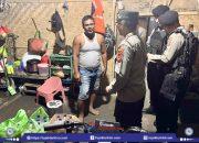 Polsek Labuhan Haji dan Samapta Polres Lotim Razia Lapak, Puluhan Botol Miras Tradisional Disita