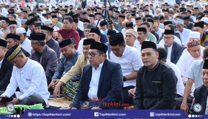 Bupati dan Wabup Takalar Laksanakan Sholat Idul Adha Bersama Masyarakat di Lapangan Makkatang Daeng Sibali