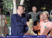 BANTUAN LOGISTIK TSBD BPBD LOTIM UNTUK KORBAN BANJIR DITERIMA LANGSUNG OLEH GUBERNUR NTB
