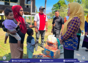 Ketua TP PKK Kabupaten Takalar Salurkan Bantuan Sembako ke Warga Miskin di Desa Laikang