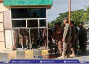 Lahan Parkir Jadi Sengketa, Satpol PP Bongkar Paksa Portal Parkir RSUD Latopas Jeneponto