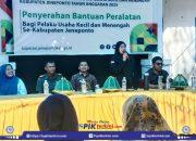 Tukang Bengkel dan Tukang Kayu Terharu Saat Terima Bantuan Perdana Pemkab Jeneponto