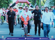 Meriahkan HUT ke-80 Republik Indonesia, Pemkab Takalar Gelar Pawai Sepeda dan Becak Hias