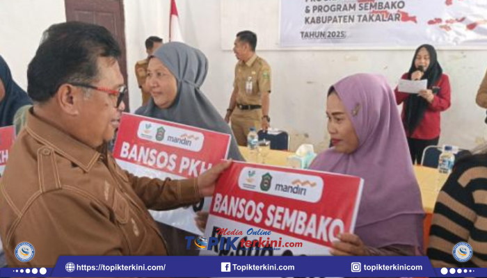 Serahkan Bantuan PKH dan BPNT Ke Masyarakat Galut, Bupati Takalar : Gunakan untuk Kebutuhan Pokok Keluarga