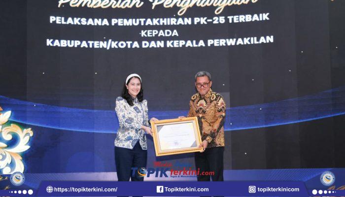 Bupati Paris Yaris Terima Penghargaan Nasional, Jeneponto Masuk Daerah Terbaik Pendataan Penduduk 2025