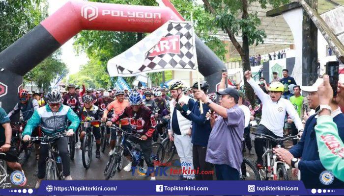 Bupati Daeng Manye Lepas Peserta Fun Bike HUT ke-66 Takalar, Diikuti Guru hingga Komunitas Sepeda