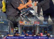 Tak Sekadar Penjaga Keamanan, Brigade Moblie Kompi 3 Yon B Jadi Penyejuk Dahaga Pengendara di Bulan Ramadhan