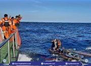 Kapal KM Adi Jaya Tenggelam di Perairan Buton, Tiga Korban Berhasil Dievakuasi Selamat Setelah Terombang-ambing di Laut