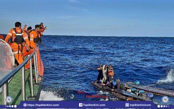 Kapal KM Adi Jaya Tenggelam di Perairan Buton, Tiga Korban Berhasil Dievakuasi Selamat Setelah Terombang-ambing di Laut