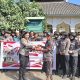 Jumat Berkah dan Sambut Hari Jadi Polwan ke-78, Kapolres Lotim Sumbangkan Semen,  Pasir dan Sajadah Untuk Masyarakat Bagek Ndep Desa Waringin